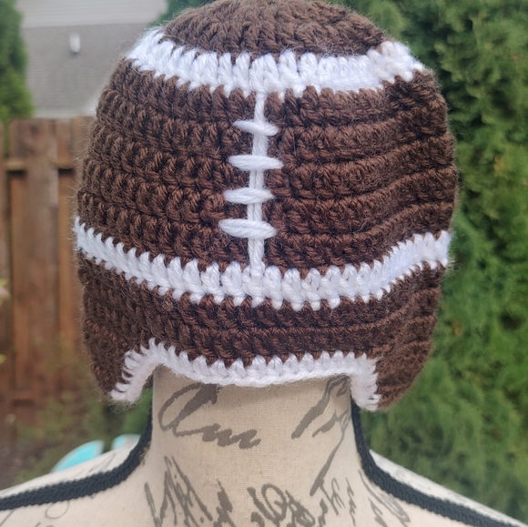 💥3/$20 Baby 0-6 Months Football Knit Hat! - Picture 7 of 7